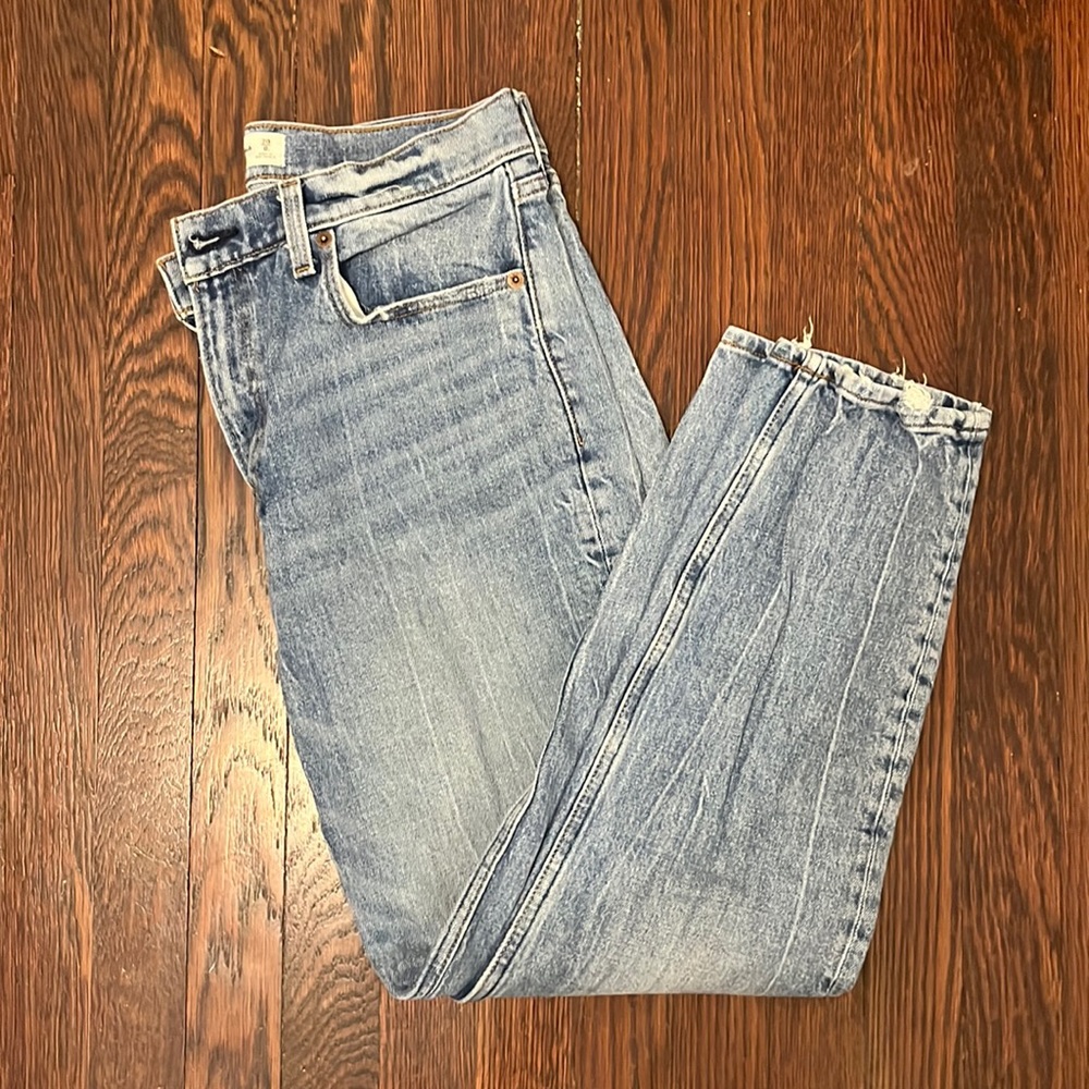 Abercrombie high rise mom jean 29